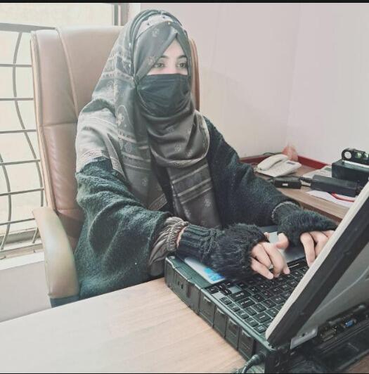 this my real past old office working job picture