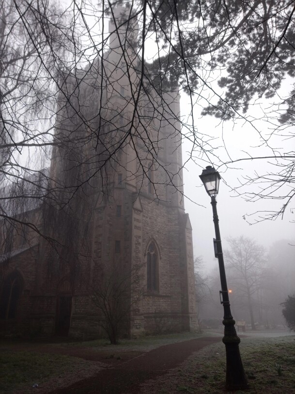 The atmosphere of foggy Oxford