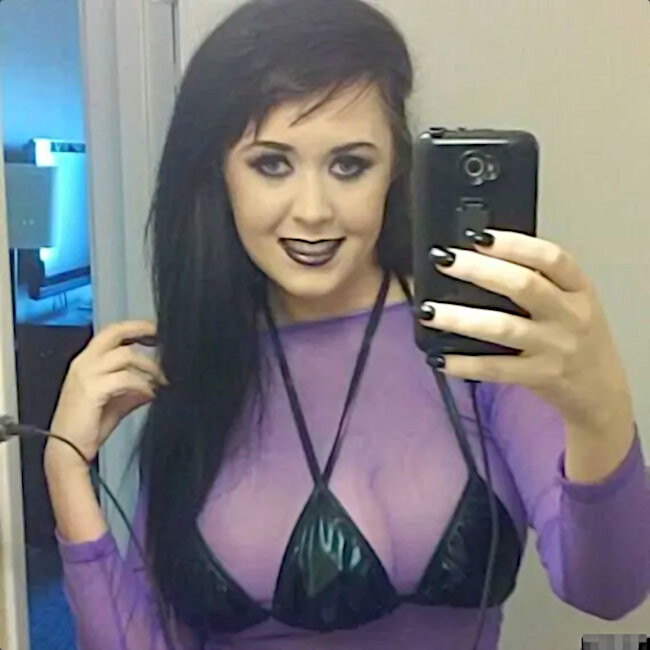 Selfie of Jasmine Tridevil with her triple-breast prosthetic