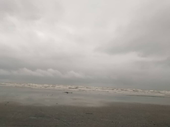 Beach Trip Before Sunrise &amp; Stormy Sea