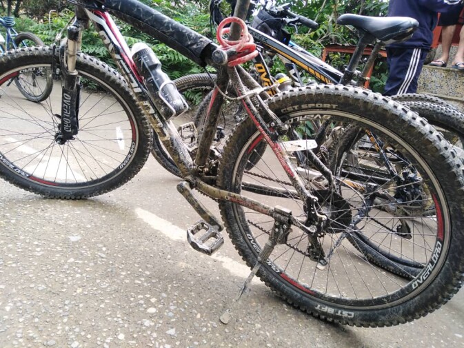The Dirtiest Cycling Trip | A Rainy Day &amp; Muddy Clothing!