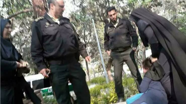 The brutal arrest of an Iranian girl by the moral police of the Islamic Republic of Iran