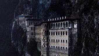 Divine Marvels: Unbelievable Religious Sites That Defy Reality