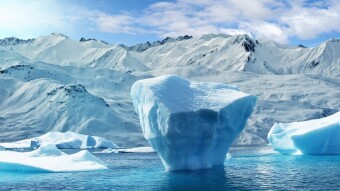 Jennifer climbed onto the iceberg. "Help, help", she said.