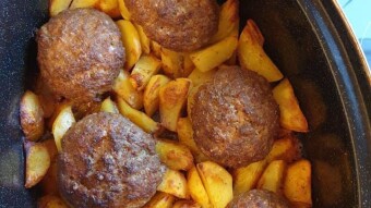 Foodbook #646 Roasted Meatball Burgers and Potatoes