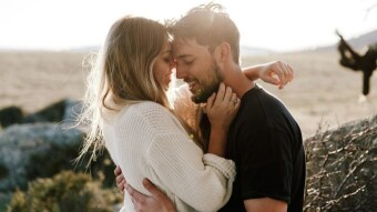 Falling in love… what it feels like? Feel it for yourself!
