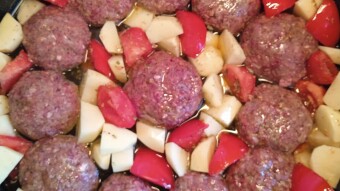 Foodbook #796 roasted meatball burgers and potatoes