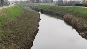 River hiking - Canale Naviglio (Northern Italy)
