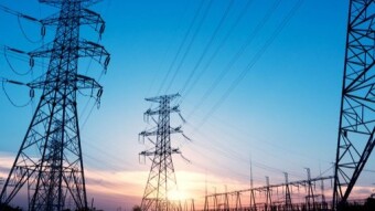 (IJCH) Learning about Electricity from Scratch - at 57 y/o! What is a volt (V)?