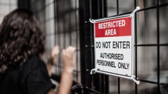 How to Test Ethereum Smart Contracts for Access Restriction