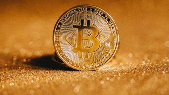 Bitcoin’s Meteoric Rise & Gold’s Resilience: A Tale of Two Titans in 2025