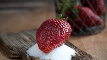WHY SUGAR HACKS YOUR HEALTH (AND YOUR SKIN)