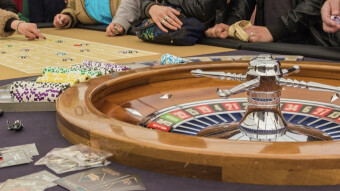 Online European Roulette Wheel & Bitcoin Dice Comparison