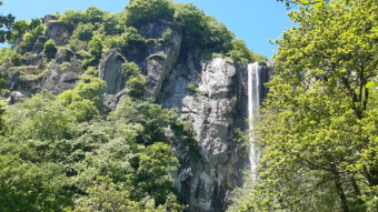 Laton Waterfall, The Spectacle of Mighty Gorgeous