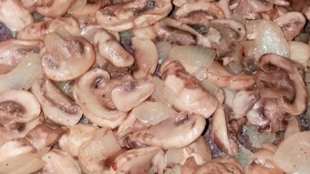 Foodbook #558 mushrooms with onion and garlic