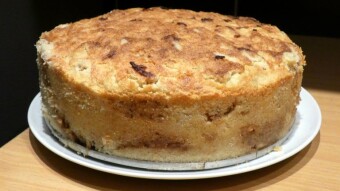 Cake without water, is it possible? - Manna-croup based apple pie