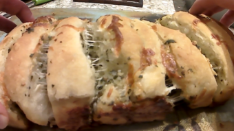 Garlic Pull-Apart Bread - Most Craziest Awesome Thing I Ever Did Make