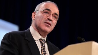 Legendary Chess Player Garry Kasparov Supports Bitcoin