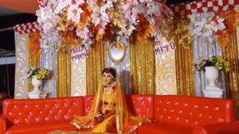 A Day of yellow touch of Sister in low, A Colorful night in Memories
