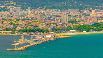How did a small Thracian settlement turned into a thriving town of culture and trade?