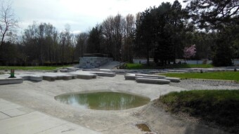 The second life of the Japanese garden and new friends on the bench - My Actifit Report Card: April 18 2023