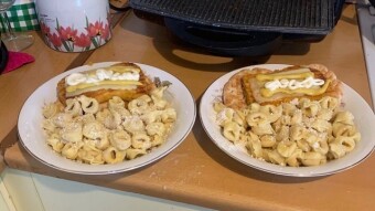Foodbook #360 chicken schnitze with tortellini