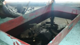 Replacing a clutch and gearbox on a 1995 Nissan Almera N15