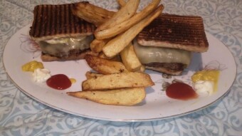 Foodbook #347 Homemade cheese burger