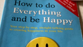 Book Review | “How to do everything and be happy”