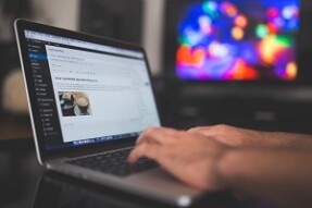 Five Ways to Gain Traffic &  Market Your Online Business…