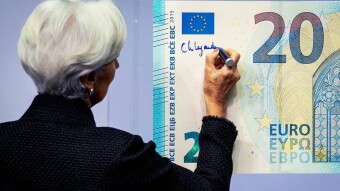 بدء التداول بأوراق اليورو النقدية التي تحمل لأوّل مرة توقيع إمرأة