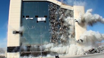 How to destroy a (successful) company - a step by step guide