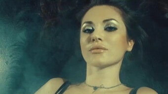 Hot Girl DJ Julia Turano