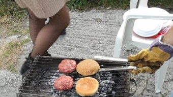It's burgers time!