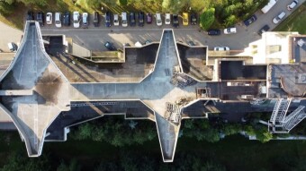Villa on the roof of a block of flats - quirk, fashion, wealth, or maybe a lack of taste? - Penetration from the drone