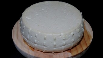 Kefir cultured raw milk on cheesemaking