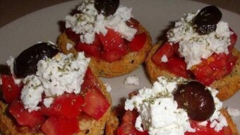 Foodbook 136 traditional ntakos from Crete .