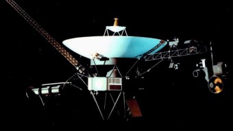 The spaceship that navigates in interstellar space