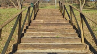 Urban Hiking-Episode three (Walking and climbing in the park)
