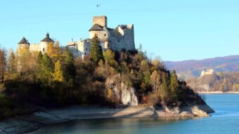 An architectural pearl of the Pieniny Mountains - the Castle in Niedzica, legends about the Inca and Janosik treasures