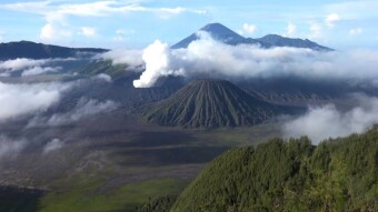 Moon on Earth - my trip to the Bromo volcano