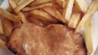 Foodbook #1049 chicken snichel with French fries