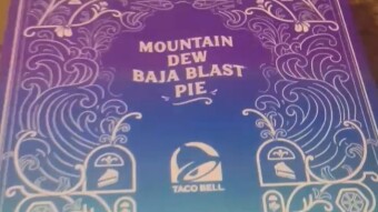I Got My Hands on a Taco Bell Baja Blast Pie