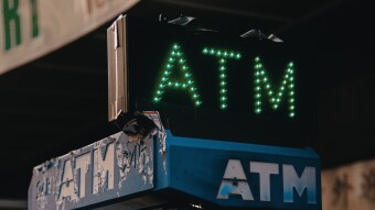 Russia's Largest Bank to Roll out 5,000 Apple&Google Pay-compatible Blockchain ATMs