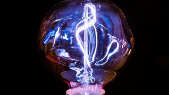 What's in a quantum computer? - Qubits