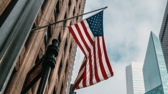 Robert Kiyosaki predicts an imminent collapse of the US stock market