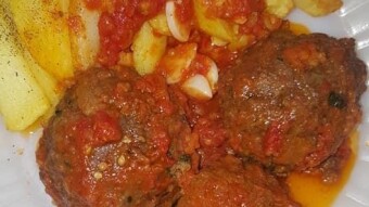Foodbook #645 Greek meatballs - Soutzoukakia with French fries