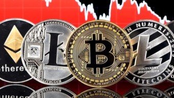 BITCOIN PRICE CRASHES 25%