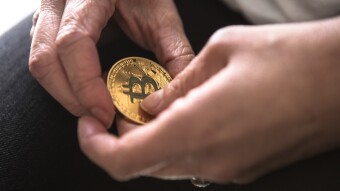 Why do altcoins roll away on negative macro events?