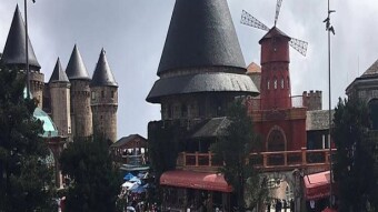 Ba Na Hills is not an amusement park, but a food court tour.